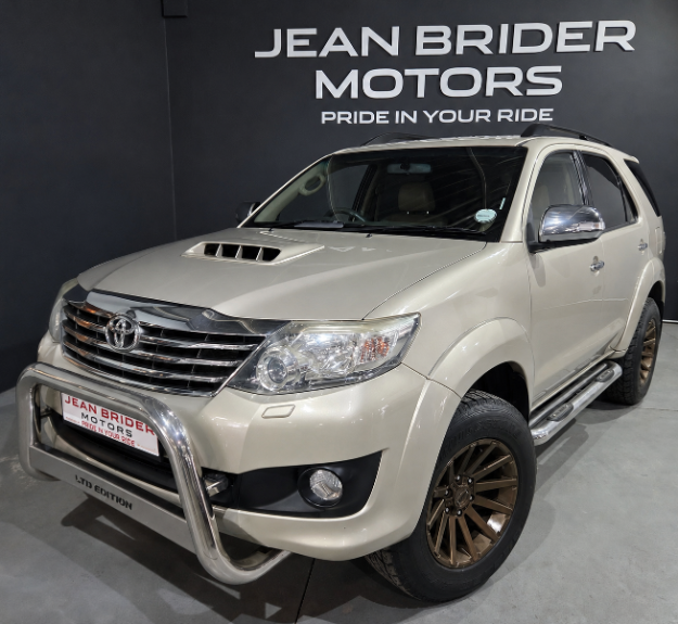 2013 TOYOTA FORTUNER 3.0D-4D RB